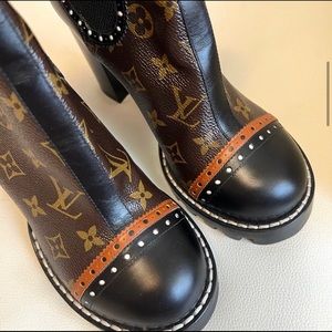 Louis Vuitton Chelsea Ankle Boots
